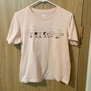 Uniqlo x peanuts Hawaii snoopy and gang pink T shirt